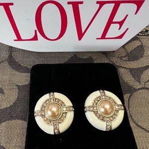 Heidi Daus OMEGA 🆕 “Tres Chic” earrings omega for pierced ears